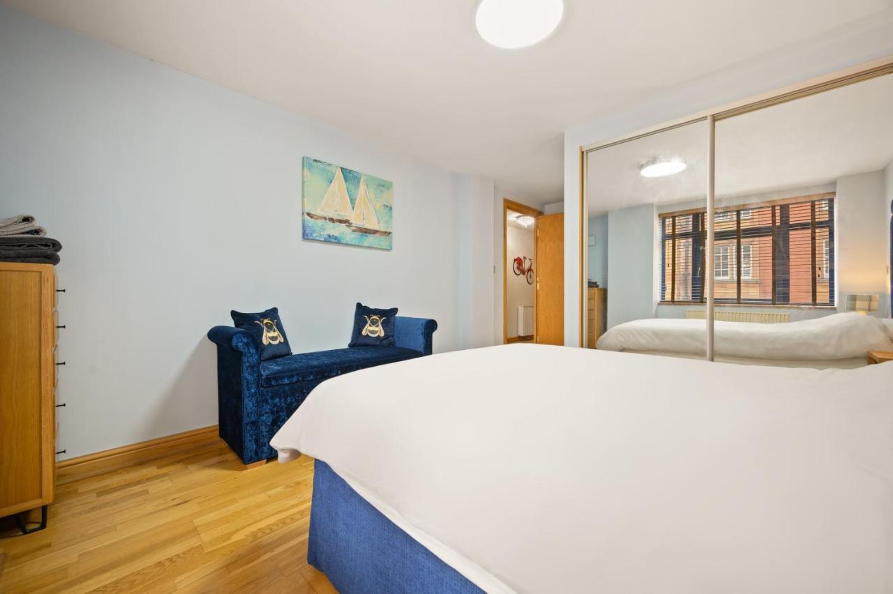 Lovely 2 Double Bedroom Flat With Patio Manchester Esterno foto