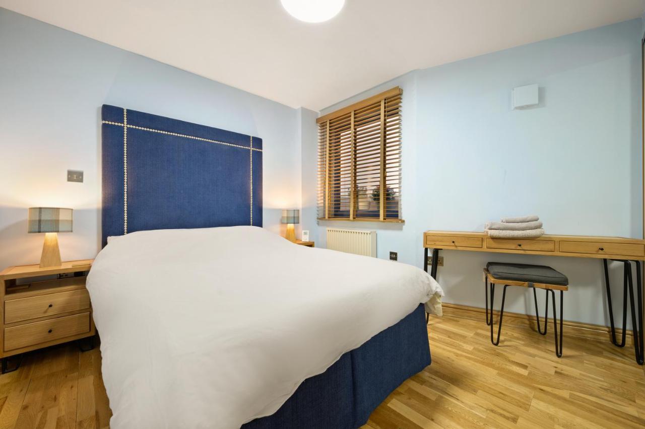 Lovely 2 Double Bedroom Flat With Patio Manchester Esterno foto
